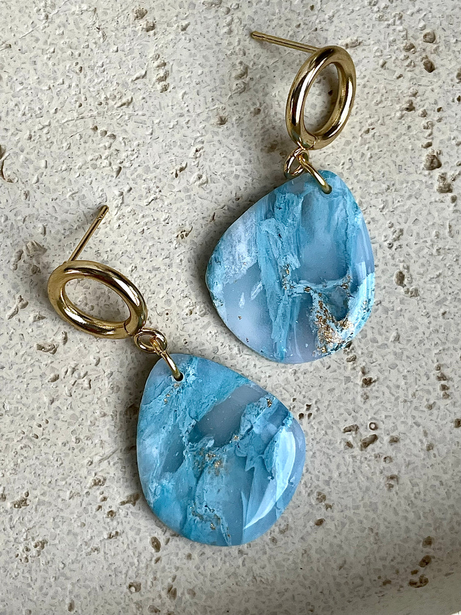 Orecchini Aqua lucidi e minimalisti