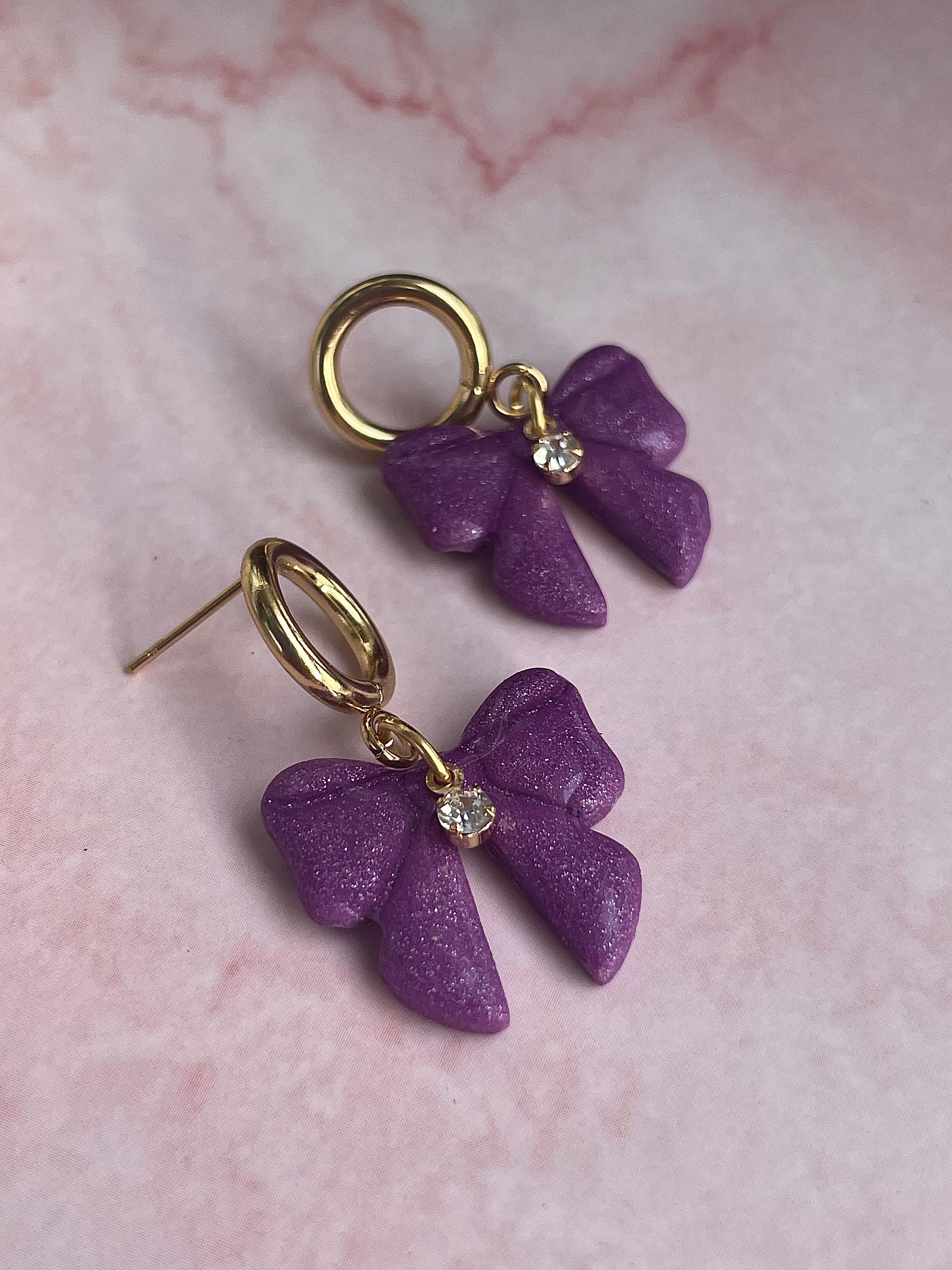 Romantilised elegantsed lipsuga kõrvarõngad