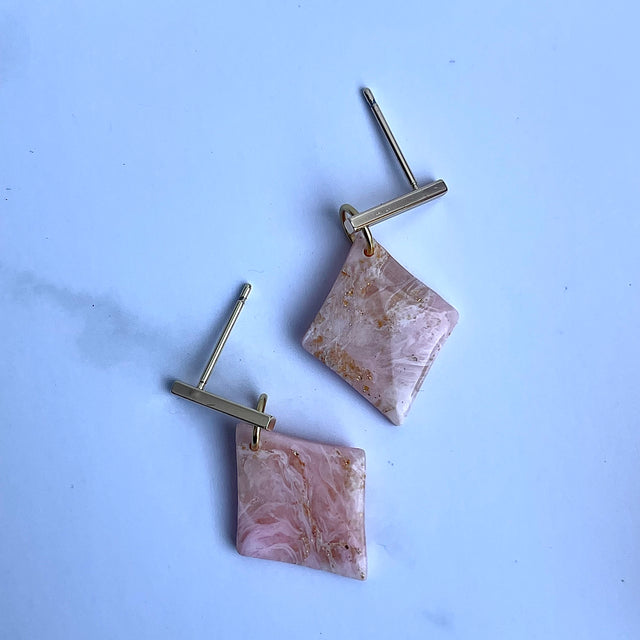 Glossy minimalistic rhombus pink marble earrings