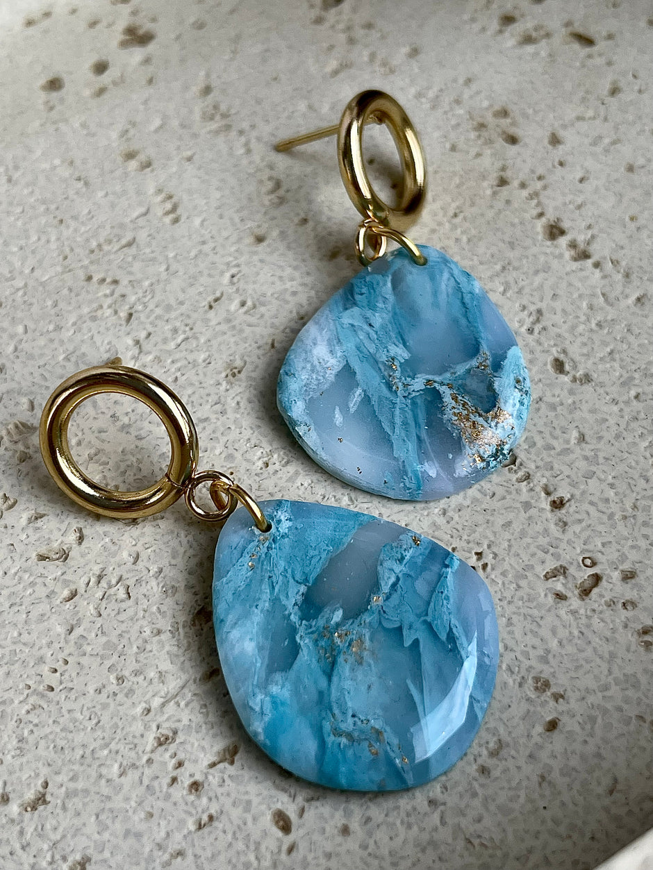 Orecchini Aqua lucidi e minimalisti