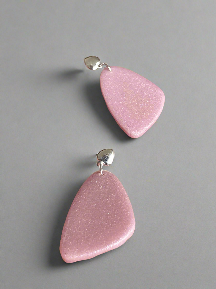 Shimmery minimalistic dangle earrings