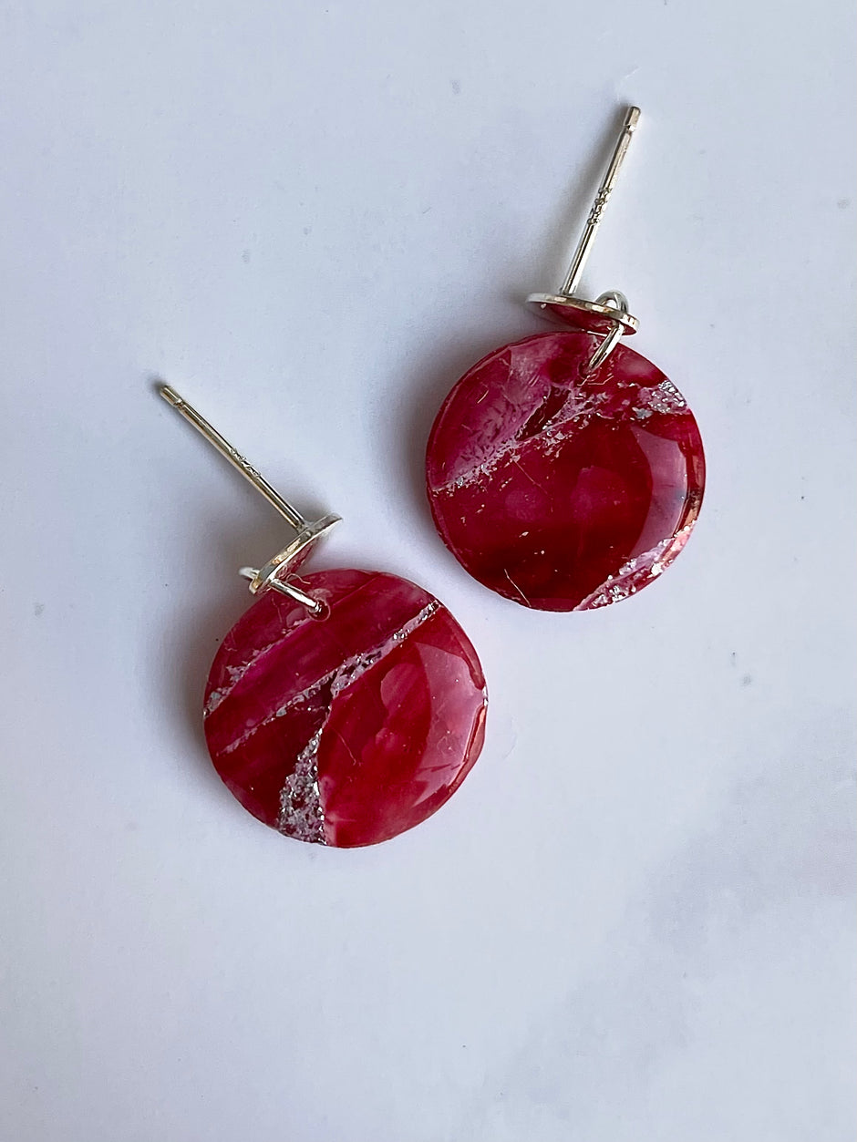 Glossy minimalistic cherry rounds