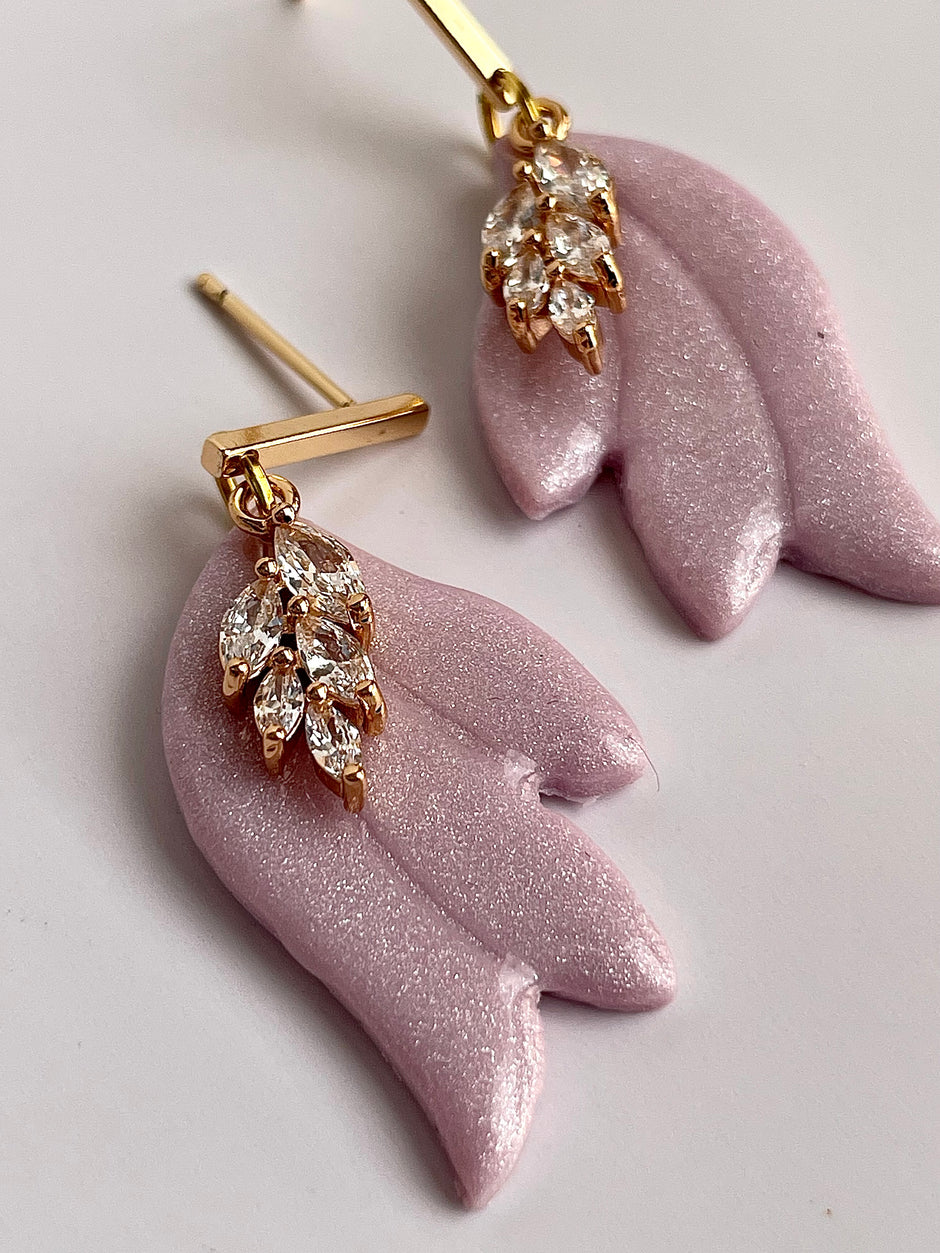 Glossy minimalistic leaf earrings Ophelia